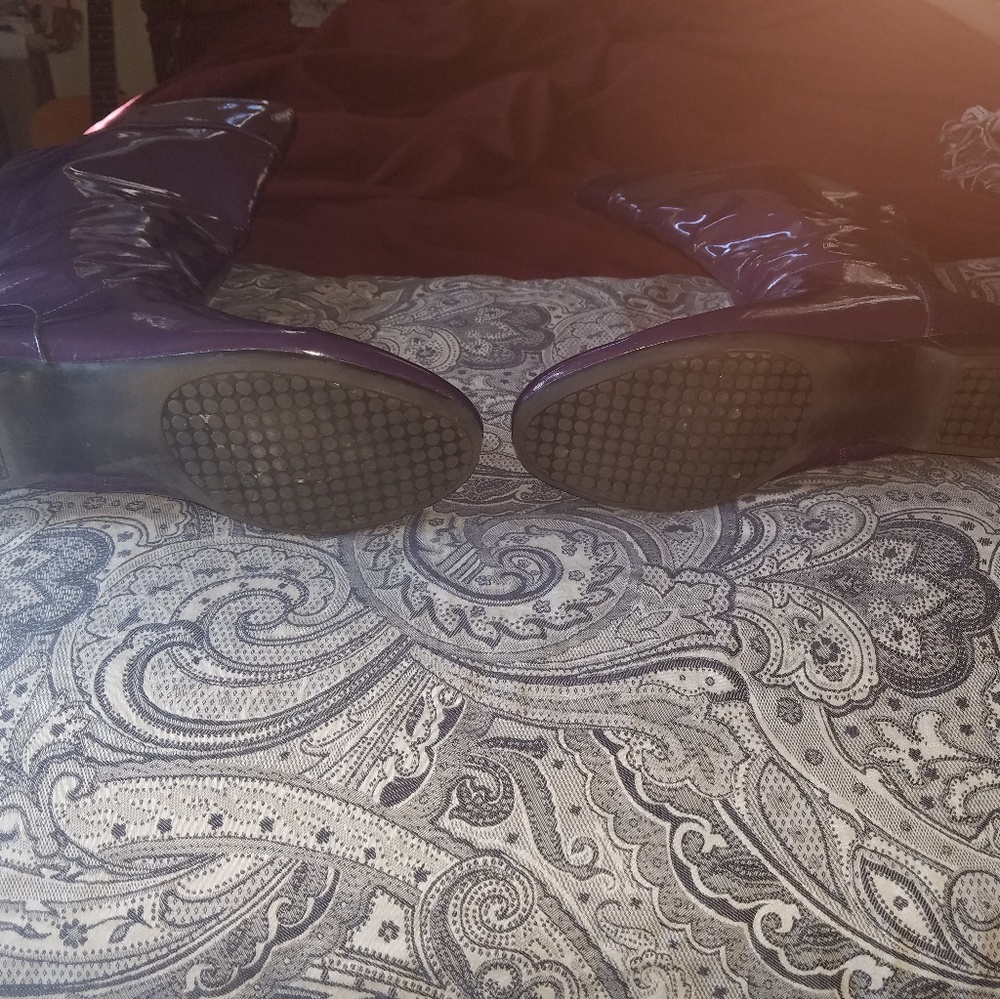 Purple Rain Boots sz 9. (With stretch in calves) - Picture 5 of 5